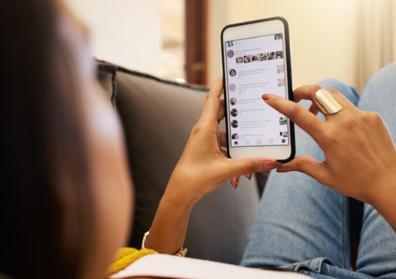5.Use a Different Phone to Read Instagram Messages